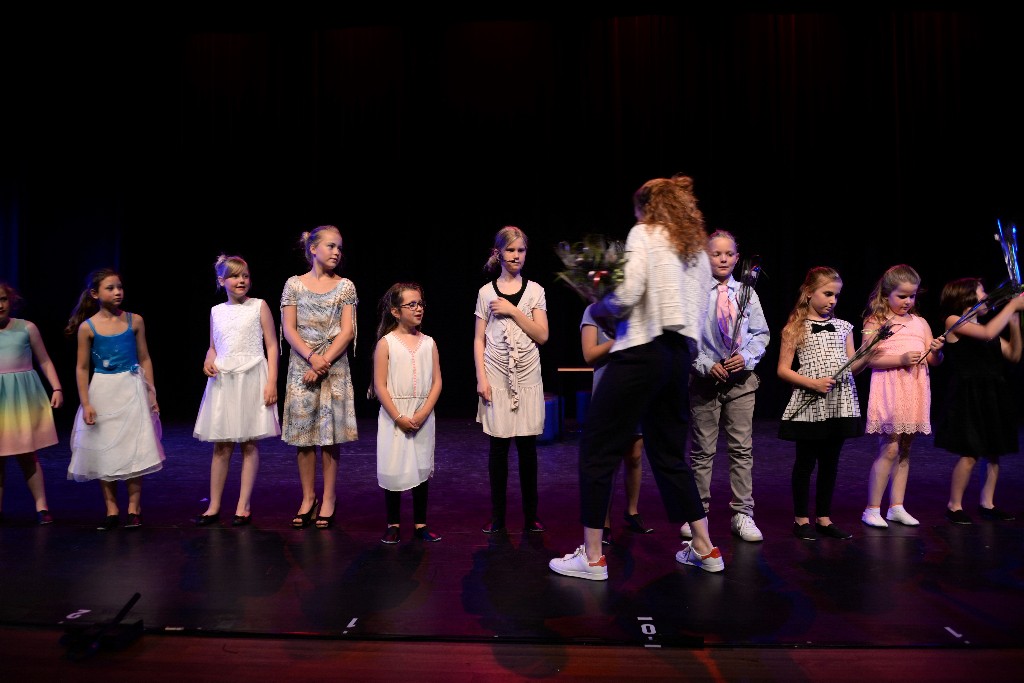 ../Images/Musical Nanny de Vries 256.jpg